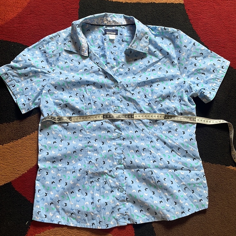 ⚡️⚡️Butterfly button down top - Picture 5 of 12